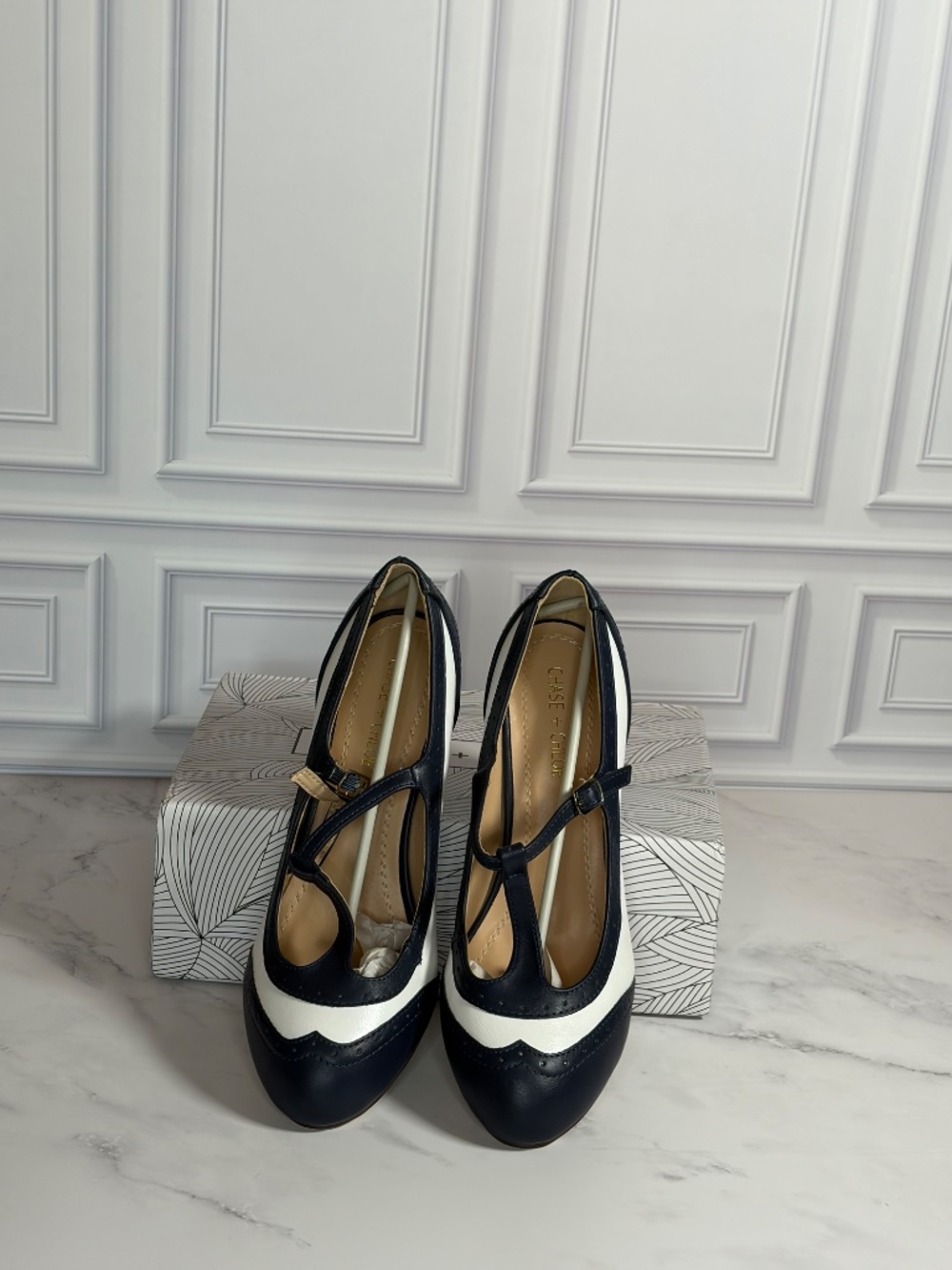 Chase + Chloe Kimmy-51 Navy White Vintage Spectator T-Strap Pumps 10 NIB - Picture 3 of 5